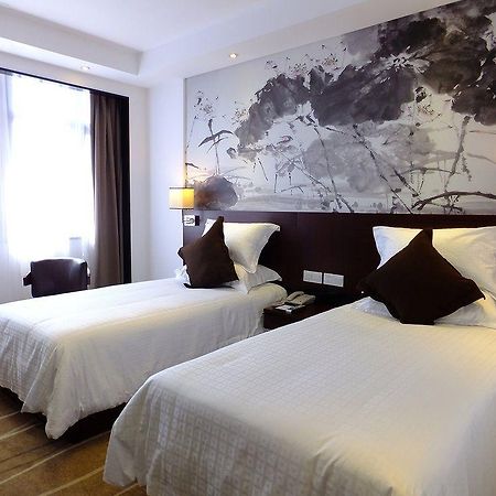 Da Zhong Hotel Indoor Stadium Xuhui Шанхай Экстерьер фото
