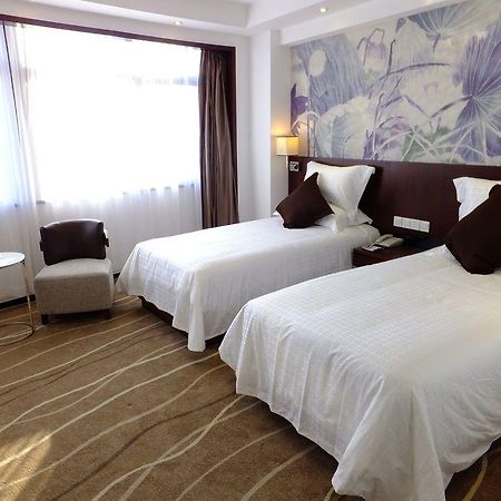 Da Zhong Hotel Indoor Stadium Xuhui Шанхай Экстерьер фото