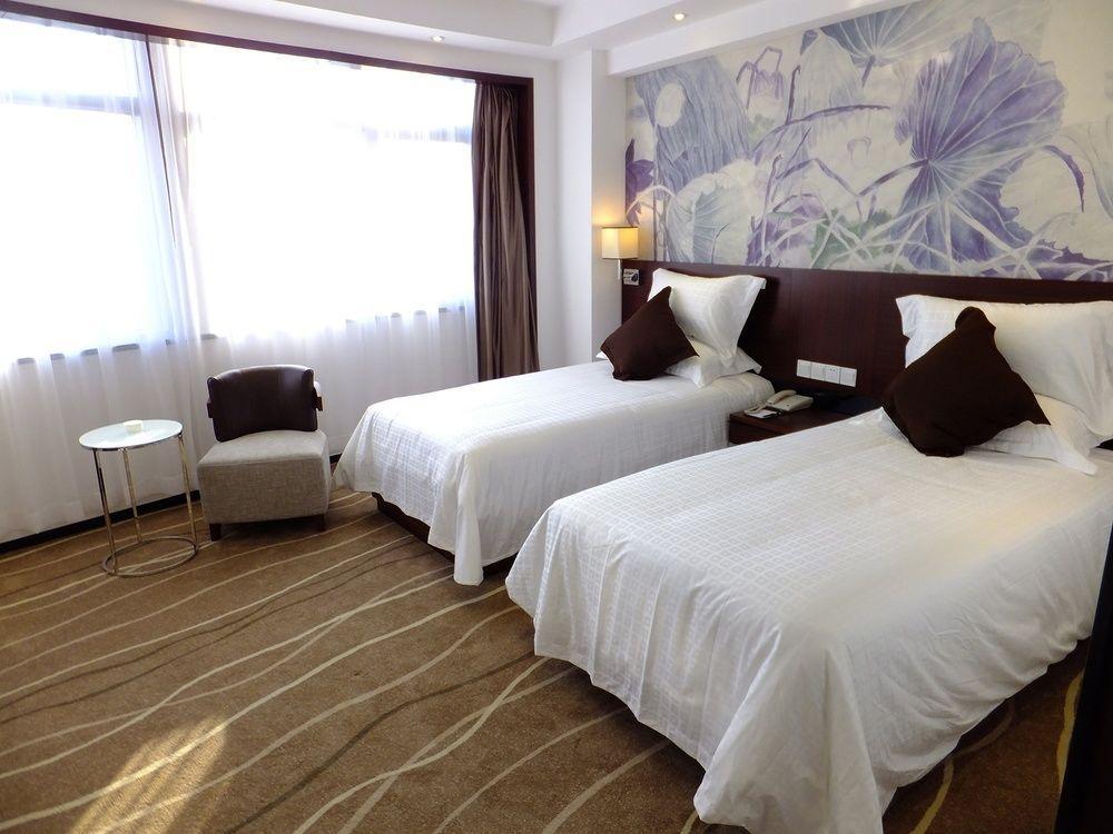 Da Zhong Hotel Indoor Stadium Xuhui Шанхай Экстерьер фото